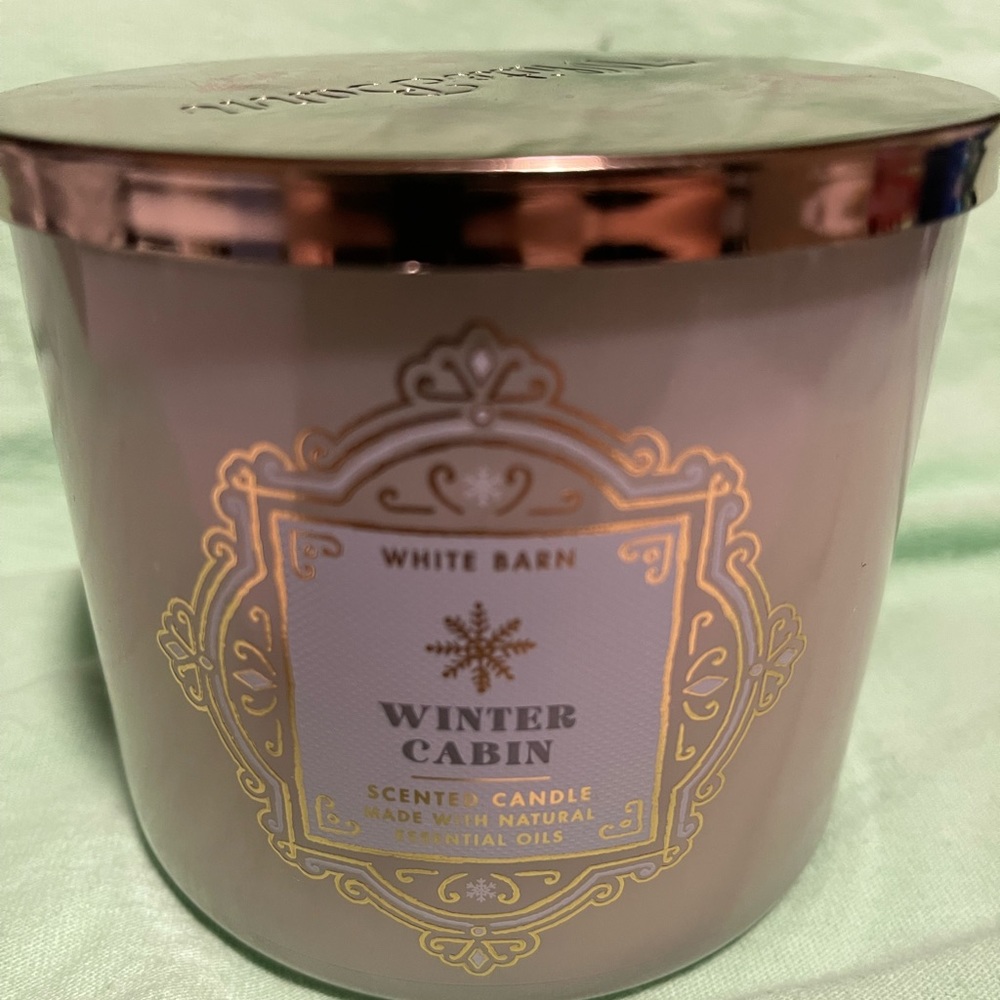 Bath and Body Works 3-wick Candle in Winter Cabin